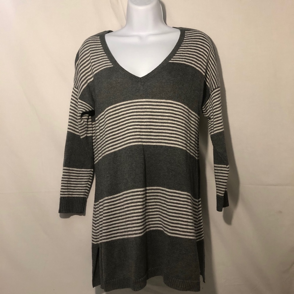 Old Navy V- Neck Striped Sweater